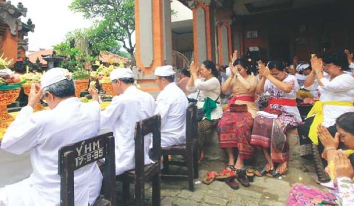 Sucikan Diri, Ratusan Umat Hindu di Kota Depok Ikuti Hari Raya Nyepi